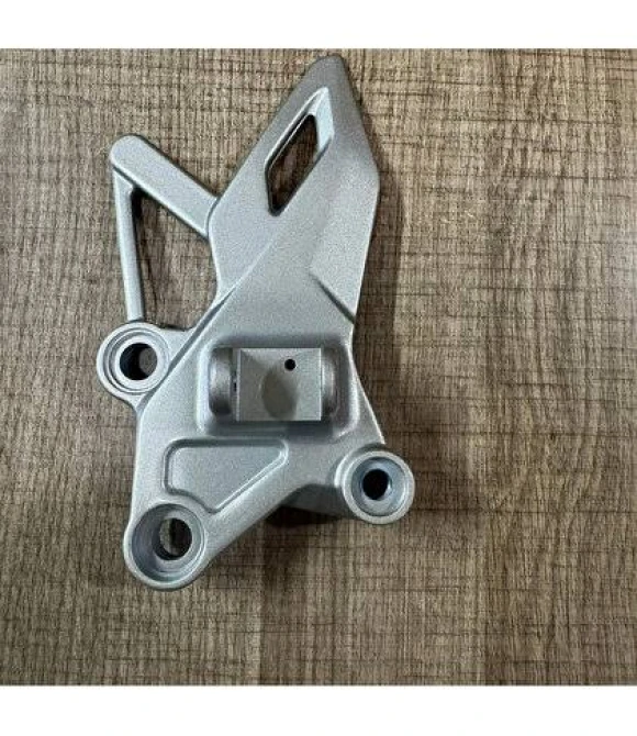 SOL ÖN SÜRÜCÜ BASAMAK BRAKETİ SRK 125R-43010